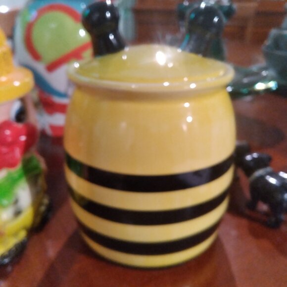 Black & Yellow Bumble Bee Cookie Jar - Picture 3 of 3